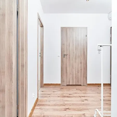 Modern By Renters Breslavia