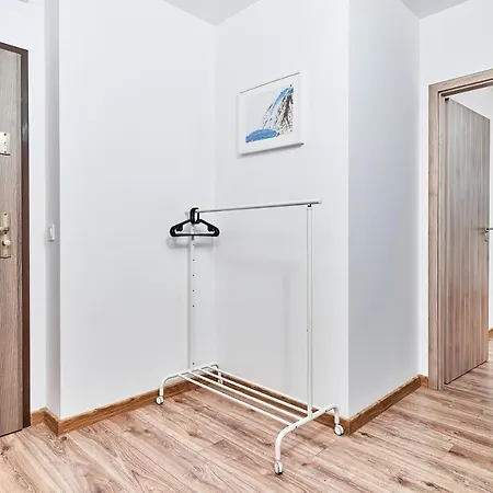 Modern By Renters Apartment